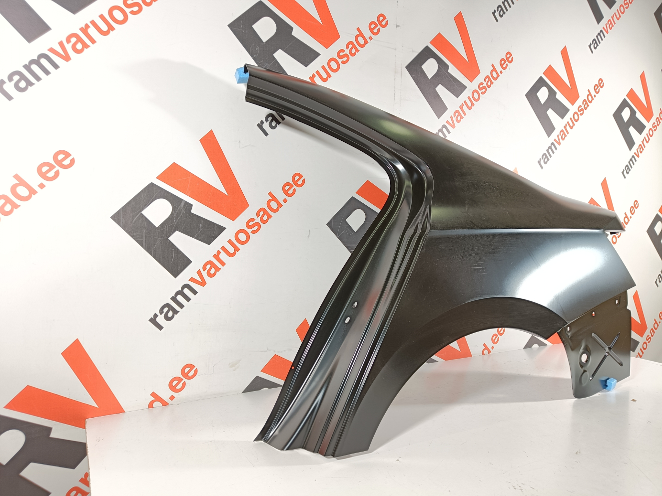 Skoda Superb tagatiib / rear fender - pilt 2