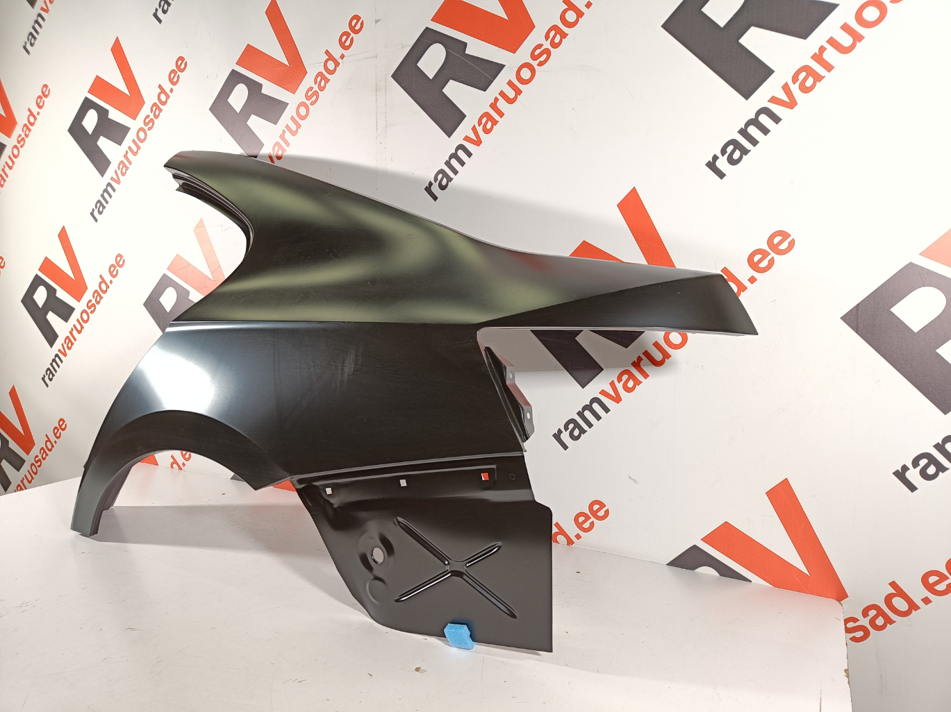 Skoda Superb tagatiib / rear fender - pilt 3