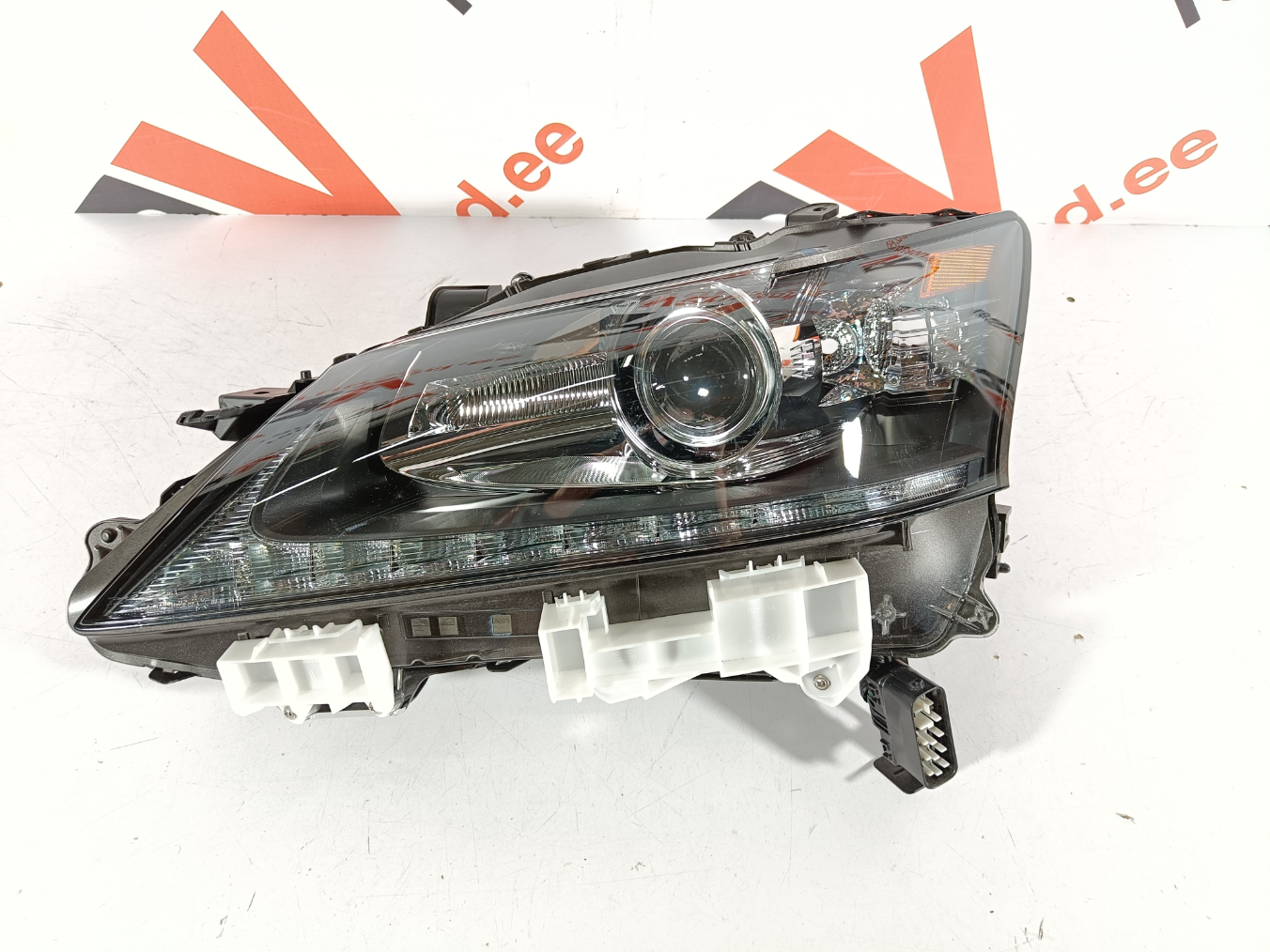 Lexus GS esituli / headlight