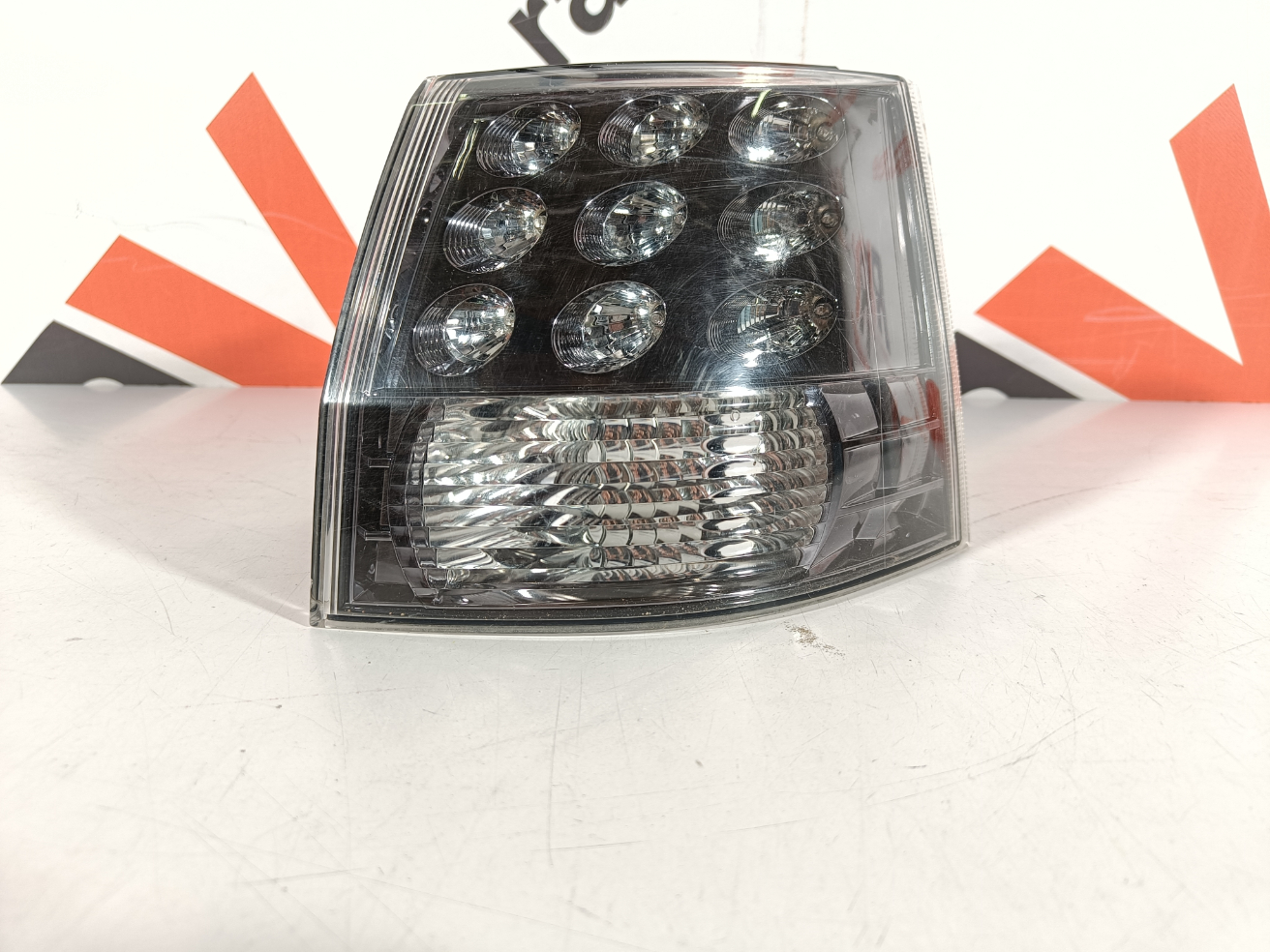 MItsubishi Outlander tagatuli / rear light