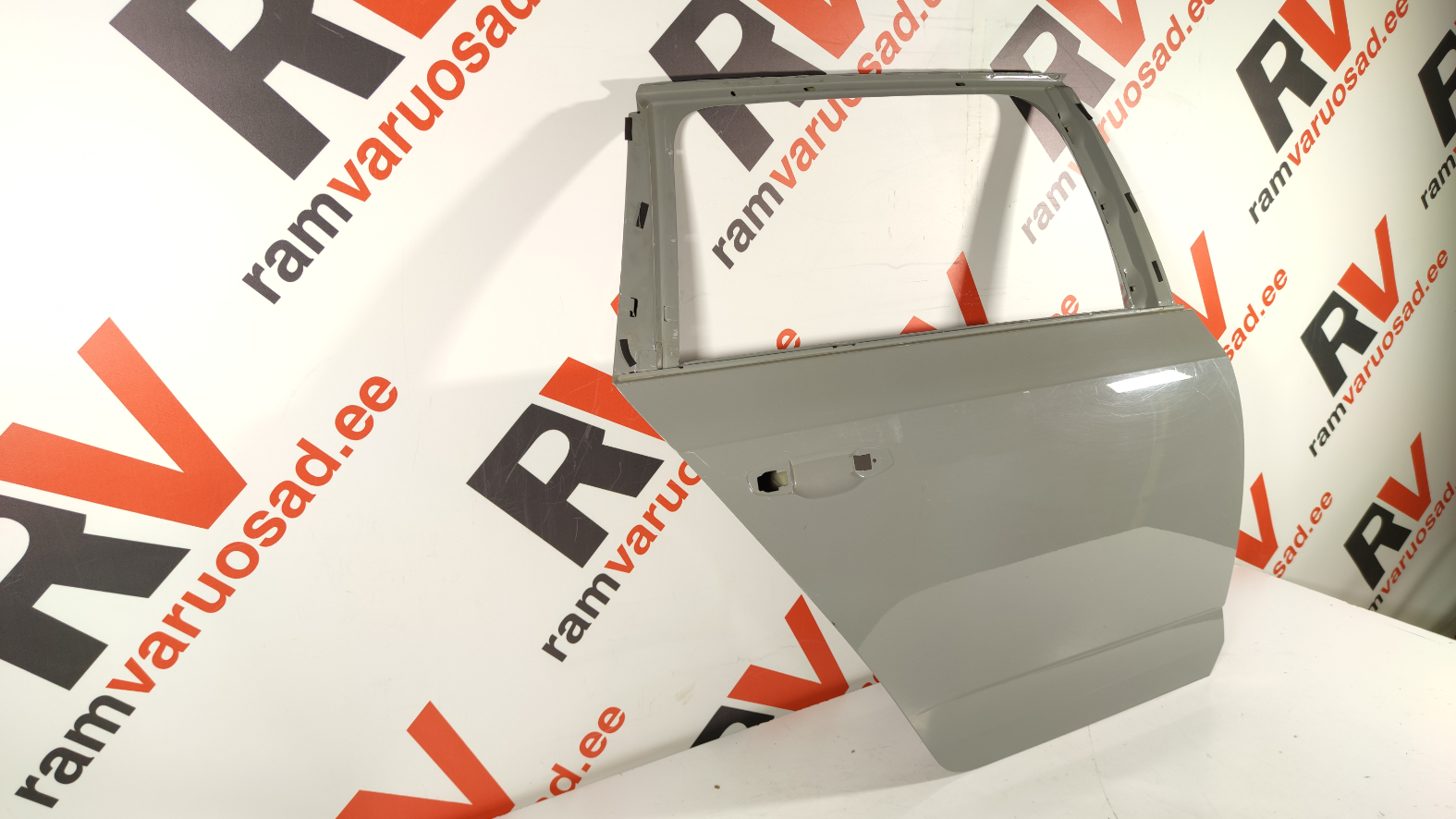 Skoda Octavia tagauks / rear door - pilt 2