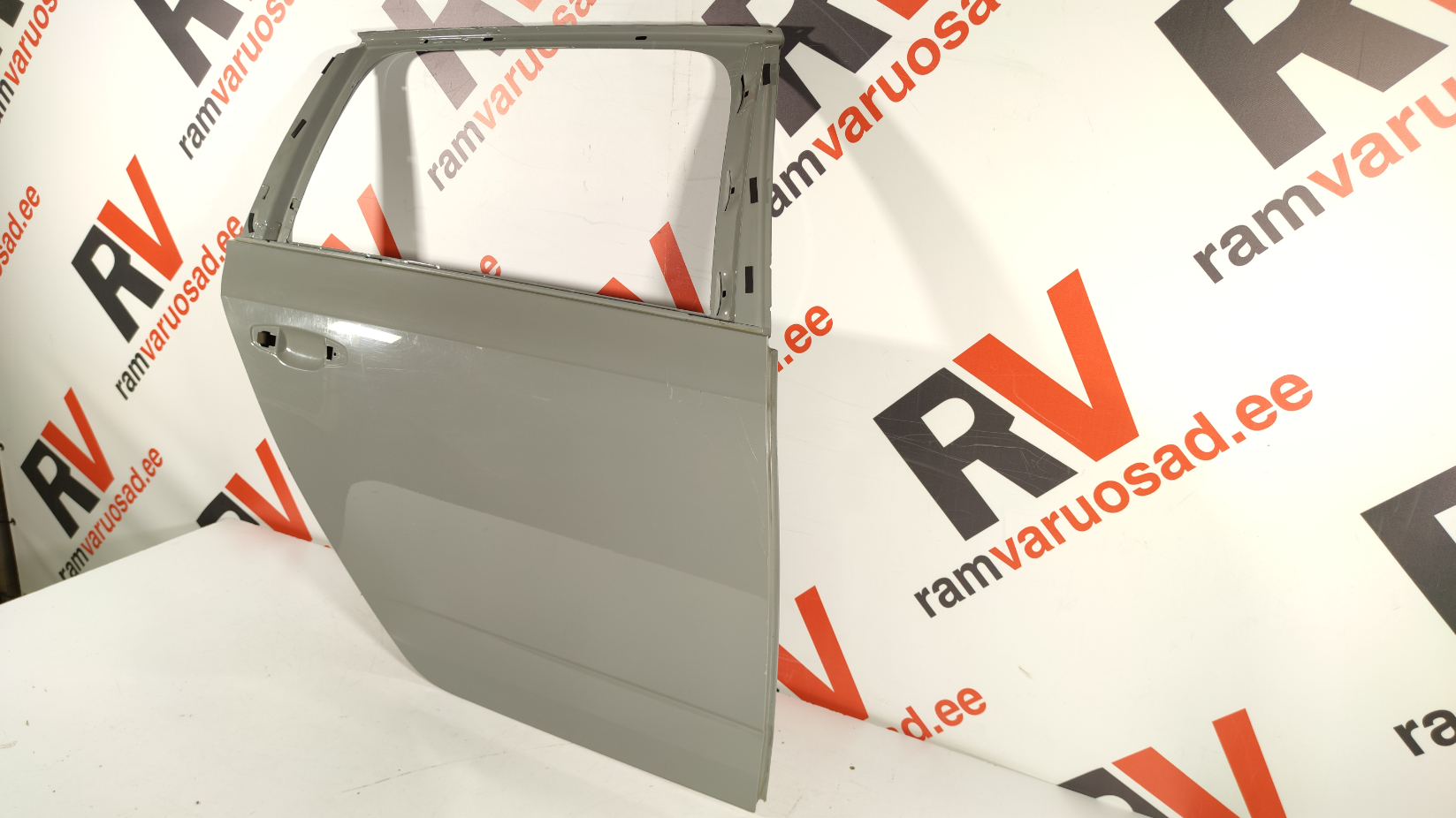Skoda Octavia tagauks / rear door - pilt 3