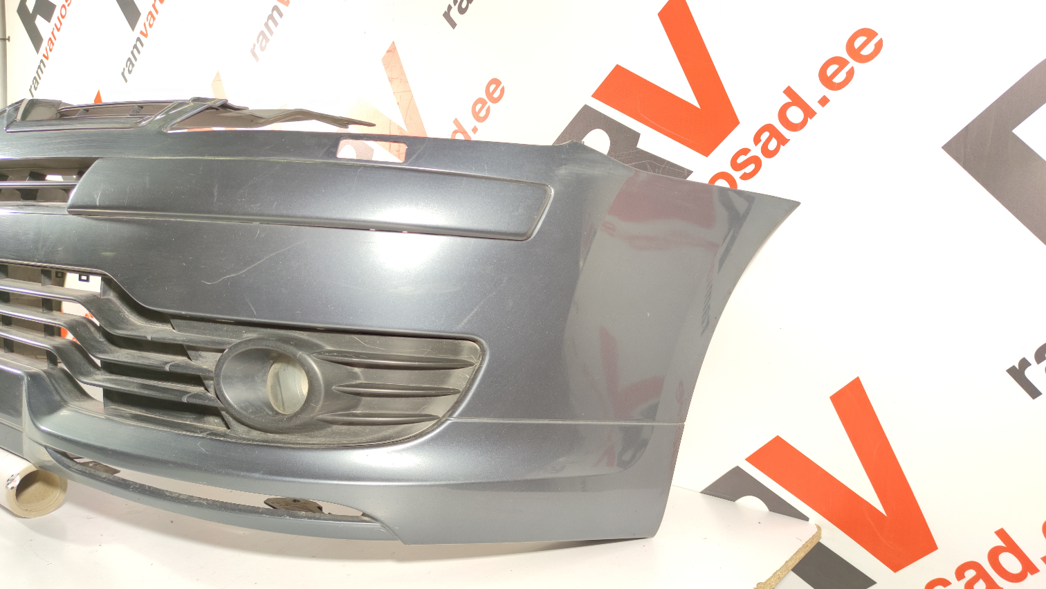 Citroen C4 esistange / front bumper - pilt 3