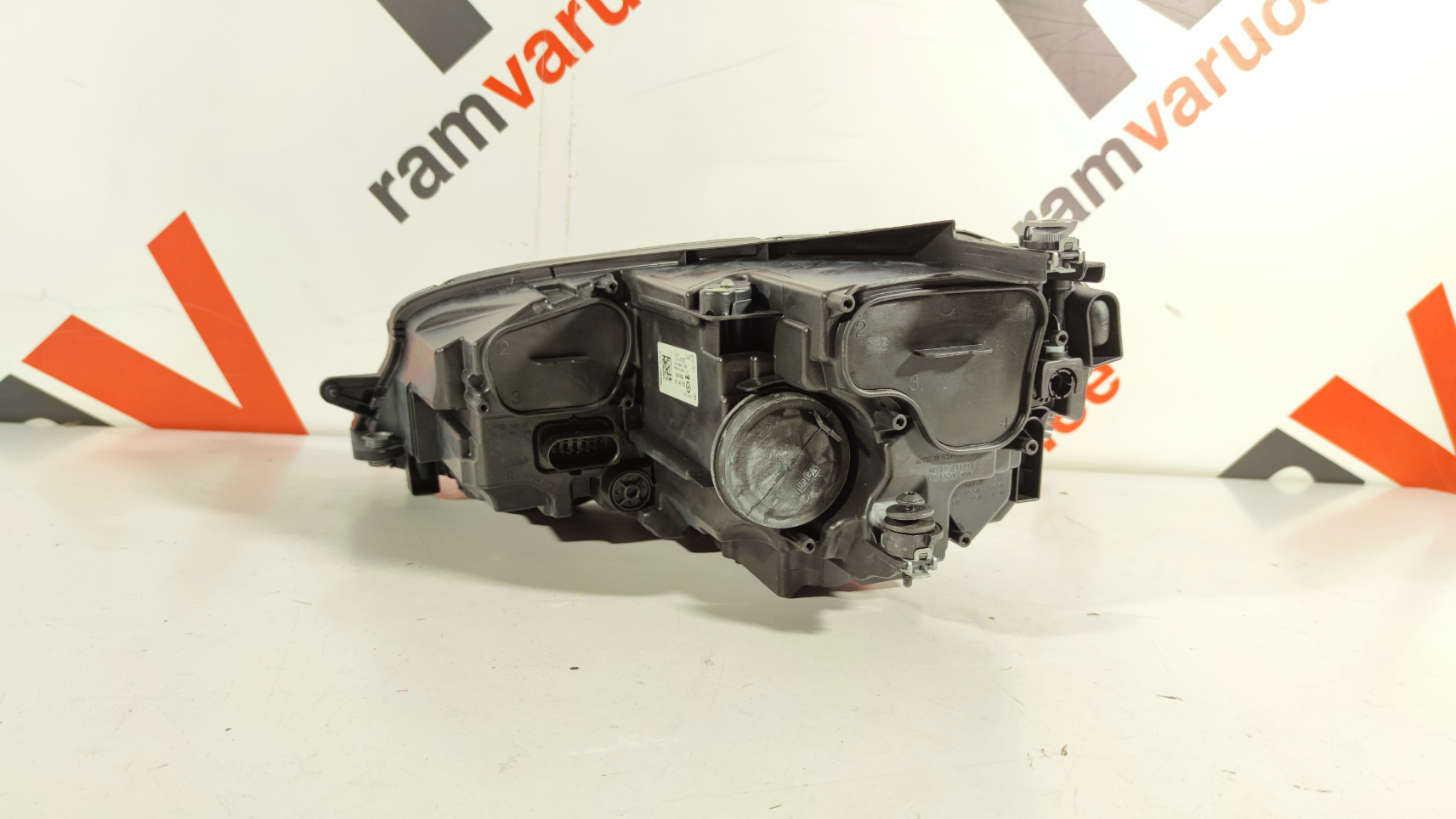 Golf E-Golf esituli / headlight - pilt 2