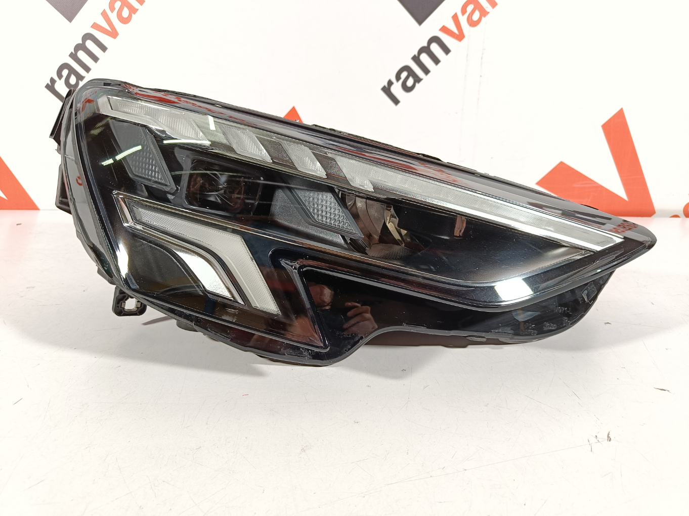 Audi A3 esituli / headlight