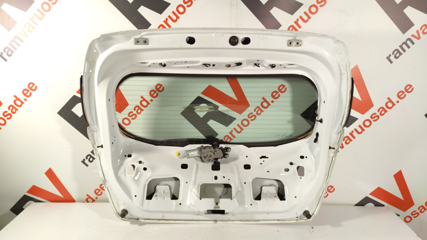 Ford Fiesta MK7 tagaluuk / trunk lid - pilt 4