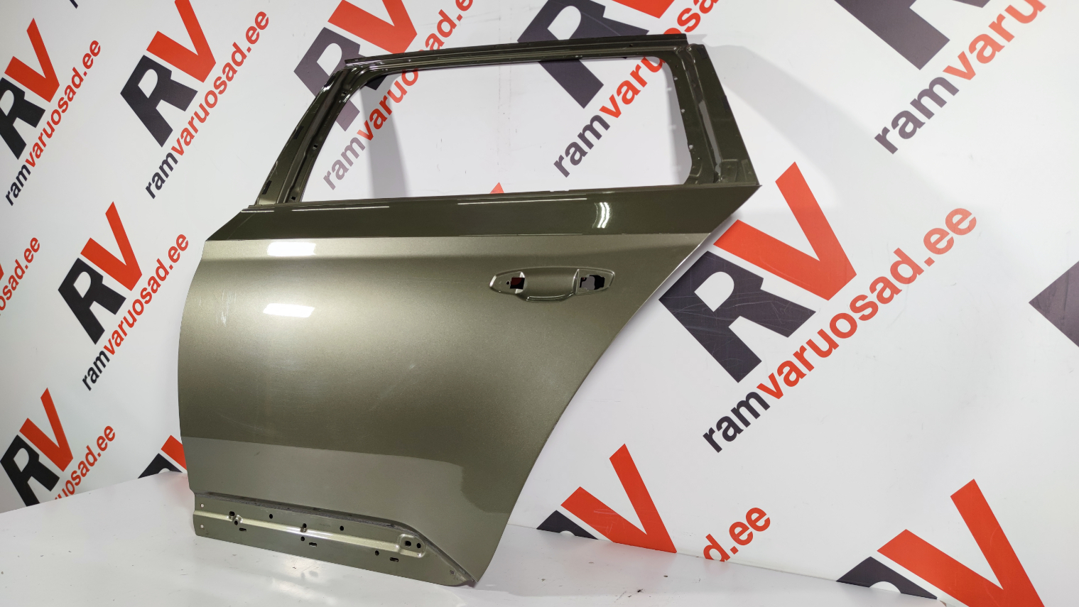 Skoda Superb tagauks / rear door - pilt 3