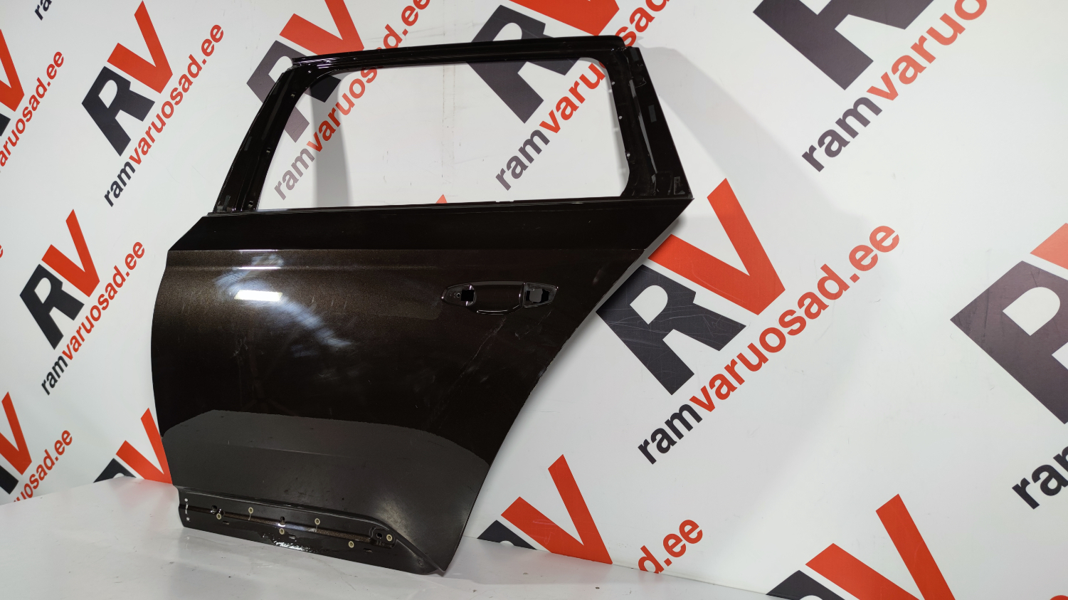 Skoda Superb tagauks / rear door - pilt 3