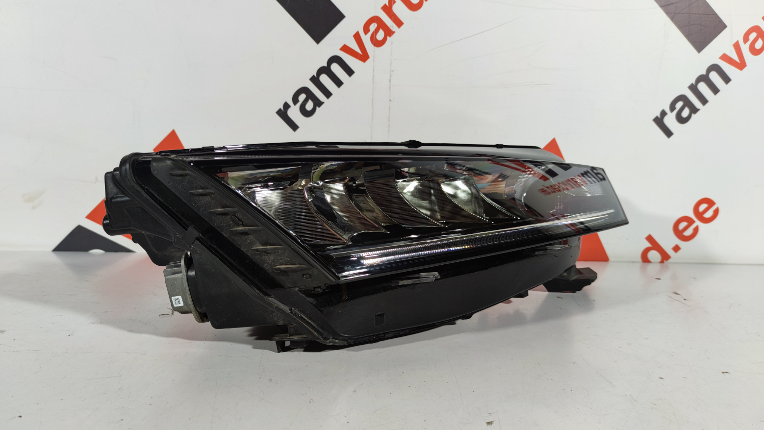 Skoda Octavia esituli / headlight - pilt 3