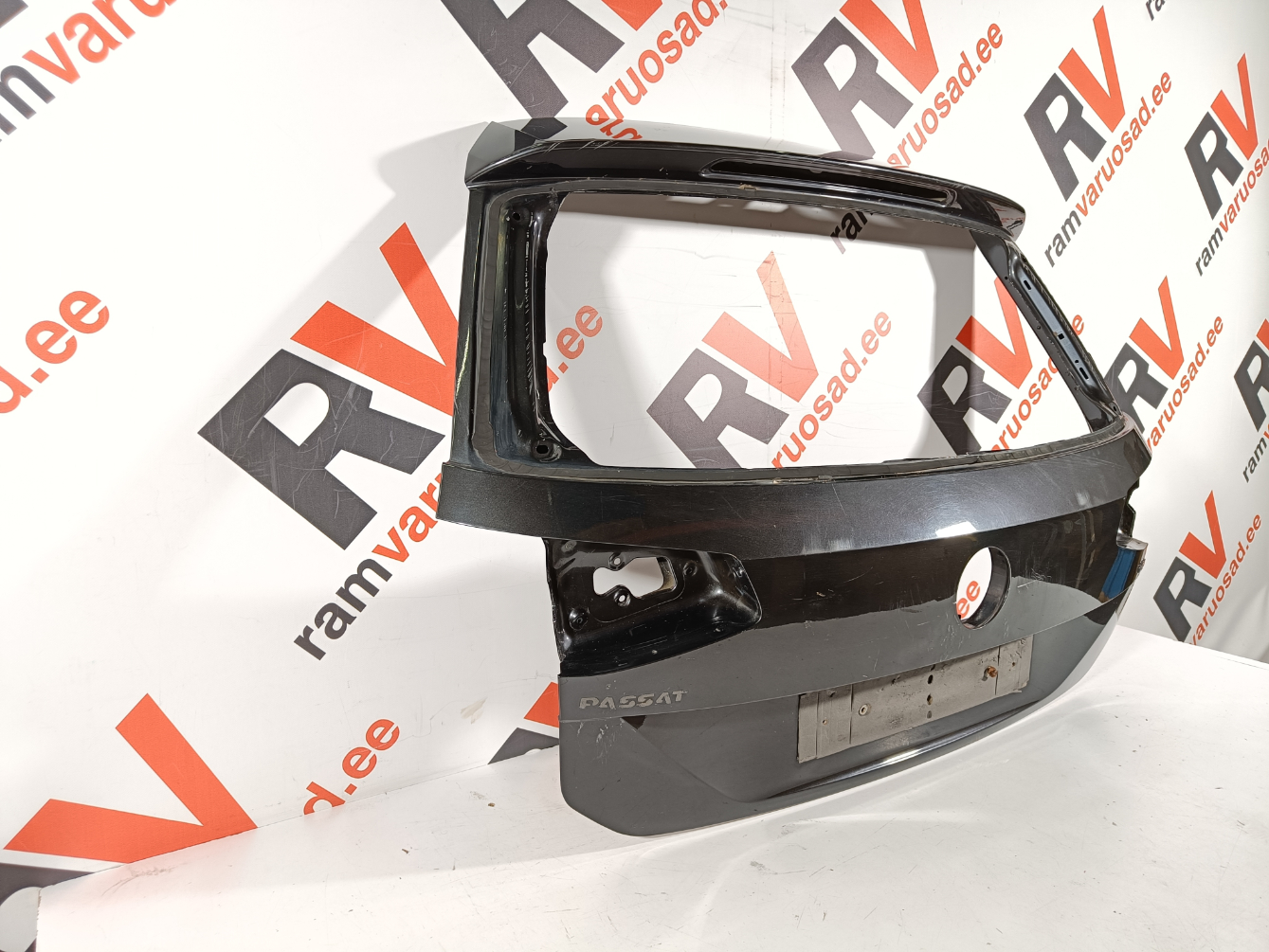 VW Passat B8 tagaluuk / trunk lid - pilt 2
