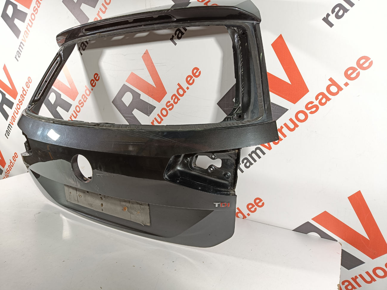 VW Passat B8 tagaluuk / trunk lid - pilt 3