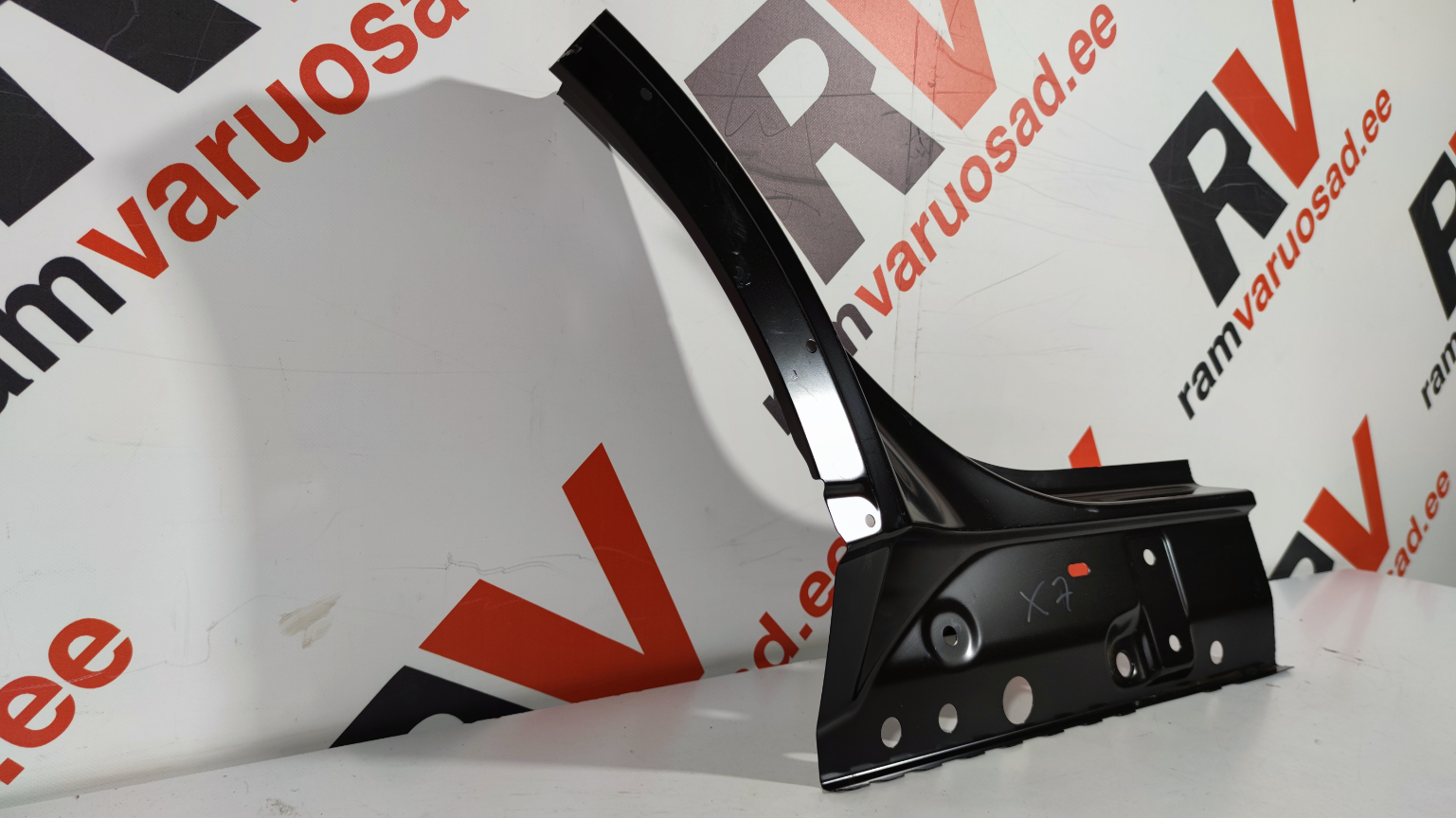 BMW X7 G07 tagatiib / rear fender - pilt 2