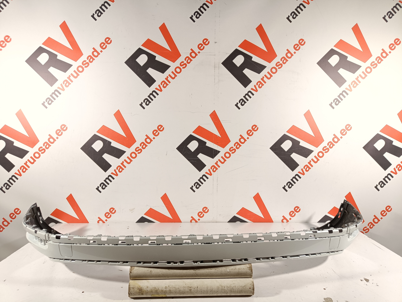 Volkswagen Touareg tagastange / rear bumper spoiler