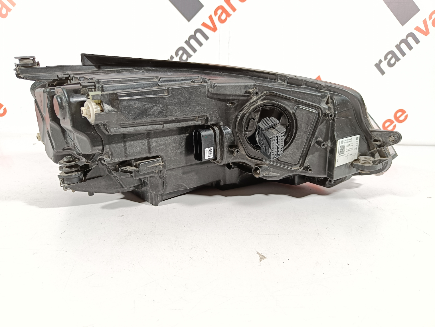 VW Golf VII esituli / headlight - pilt 3
