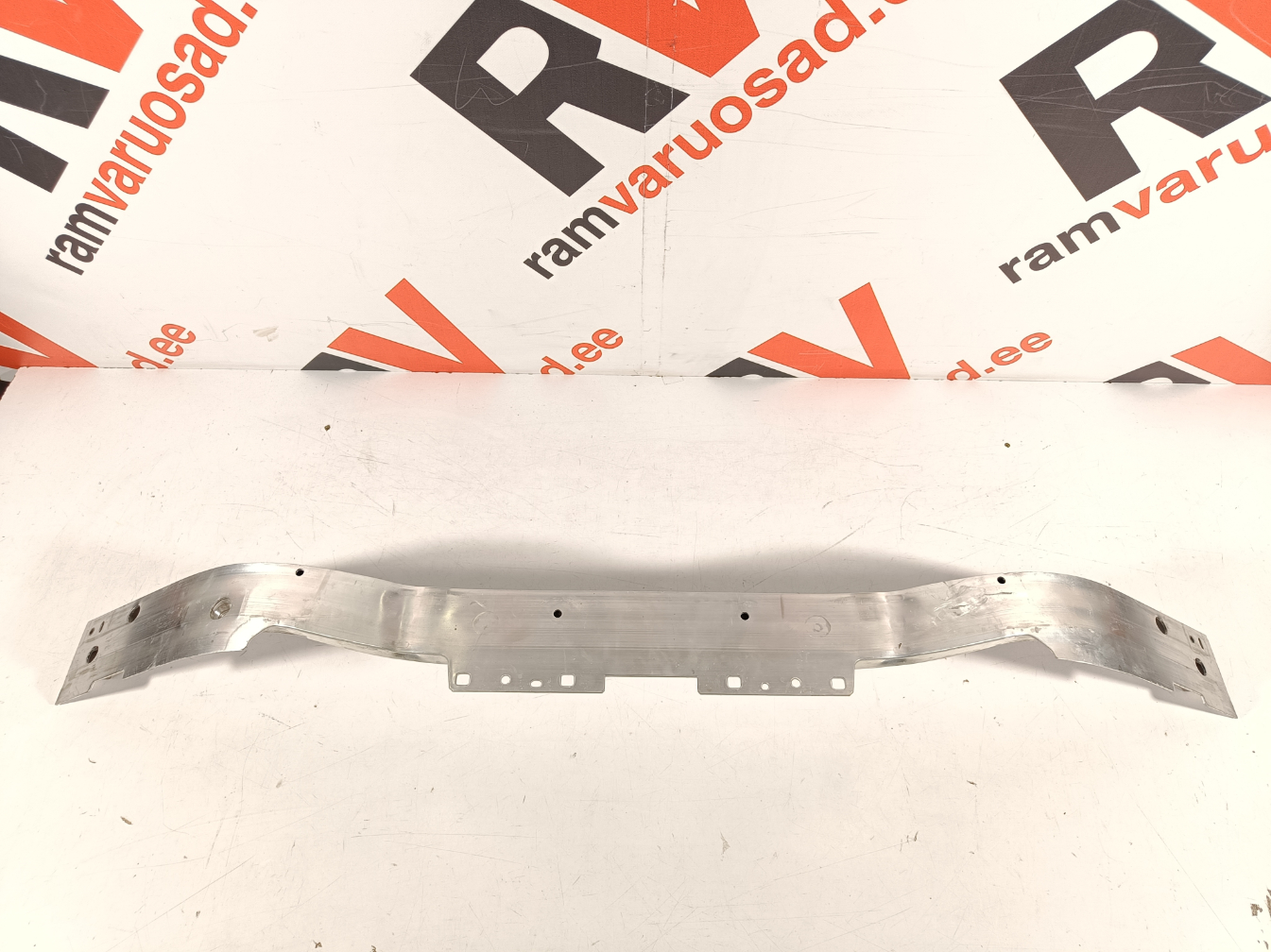 BMW 1 F40 2 F44 esitala / front support