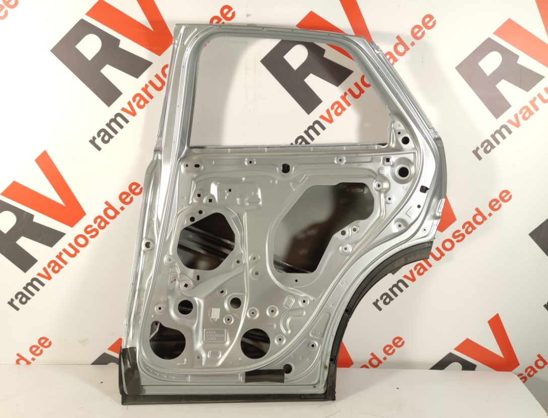 Mazda CX-30 tagauks / rear door - pilt 4