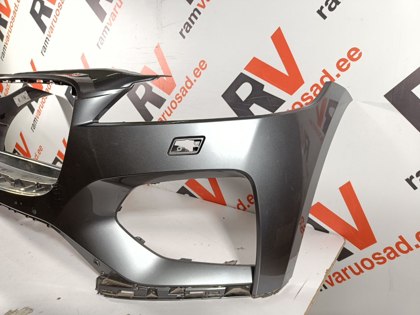 Jaguar F-Pace esistange / front bumper - pilt 3