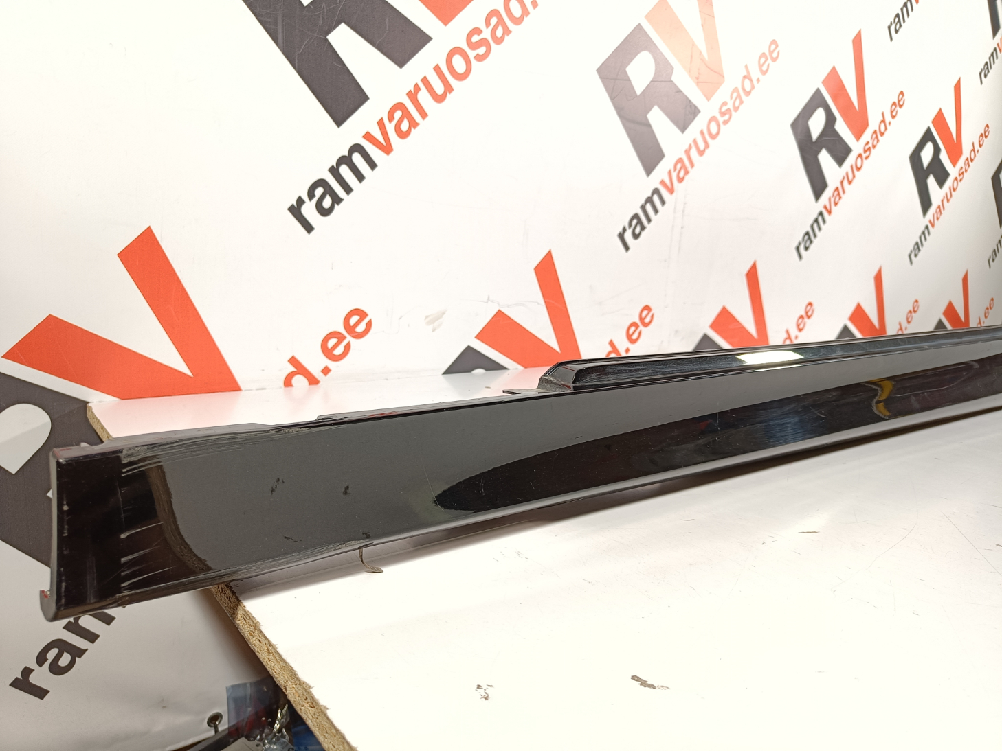 BMW 3 G20 G21 karbi laiend / door sill cover - pilt 2