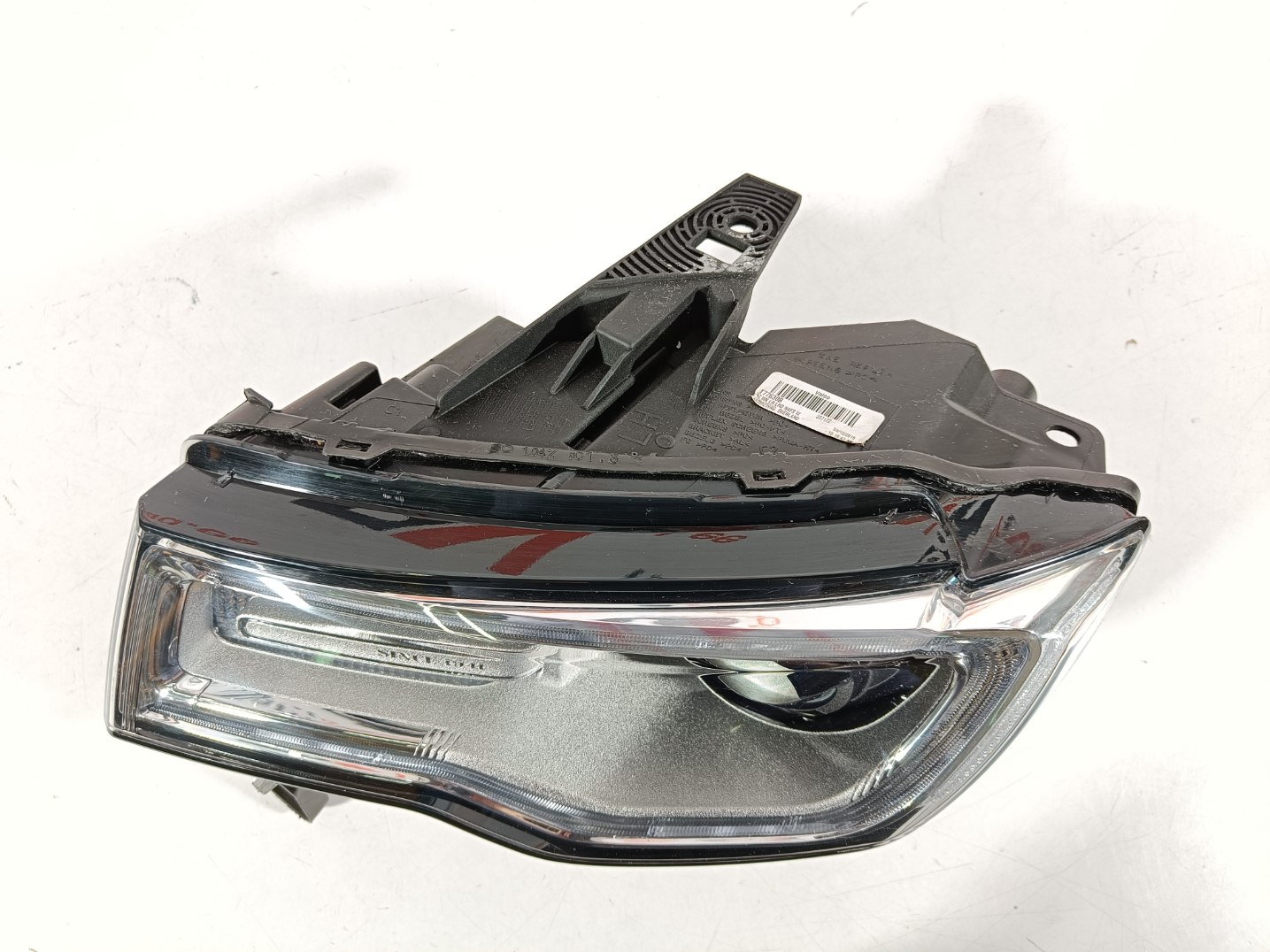Jeep Grand Cherokee WK2 esituli / headlight - pilt 2