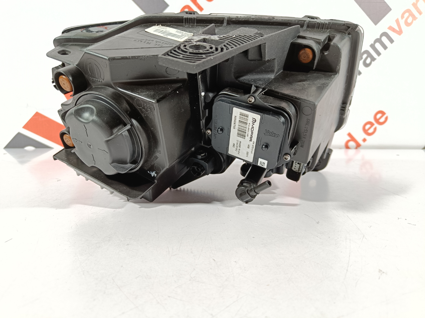 Jeep Grand Cherokee WK2 esituli / headlight - pilt 3