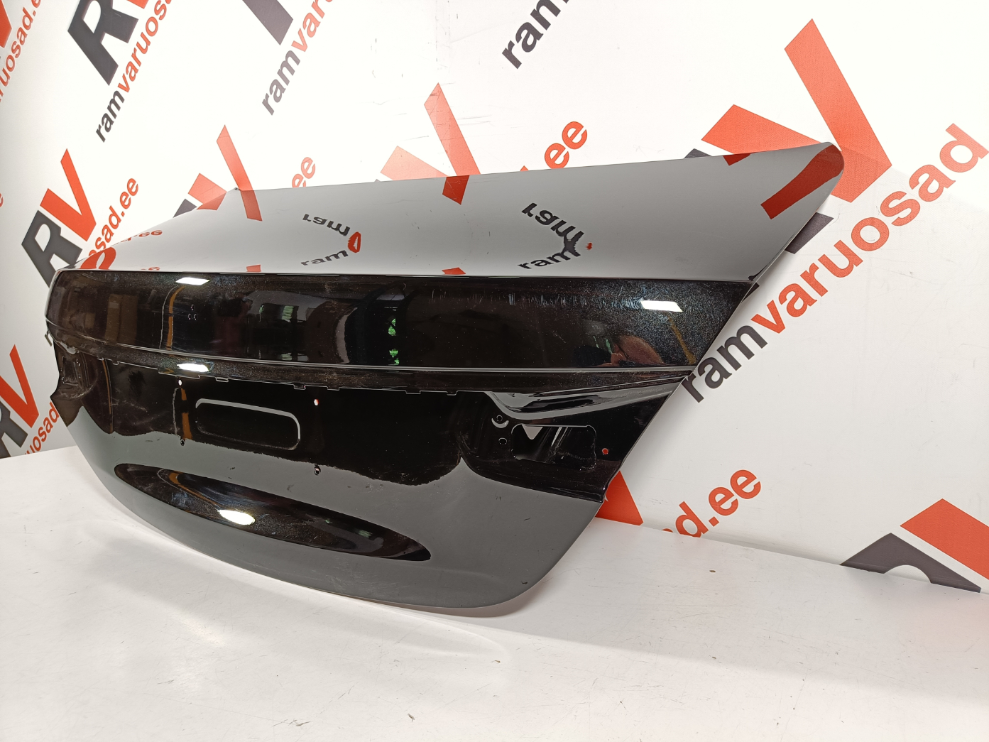 Mercedes E W213 tagaluuk / trunk lid - pilt 3