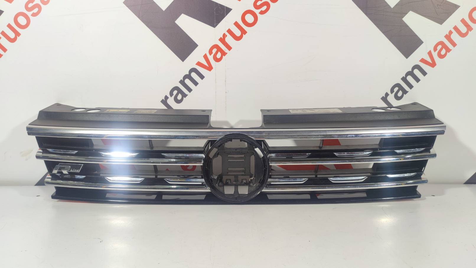 Volkswagen Tiguan võre / front grille