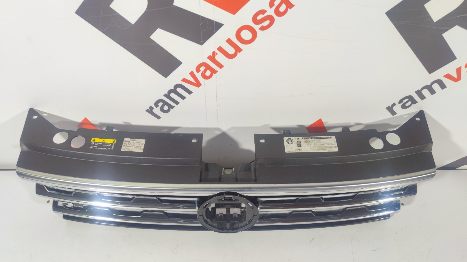Volkswagen Tiguan võre / front grille - pilt 2