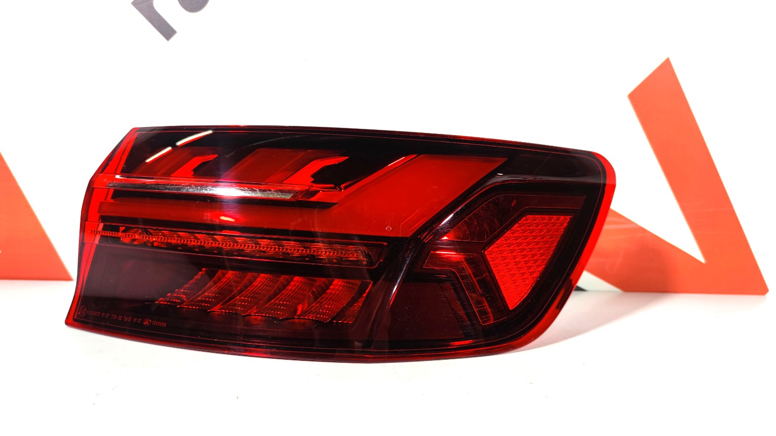 Audi A4 B9 tagatuli / rear light