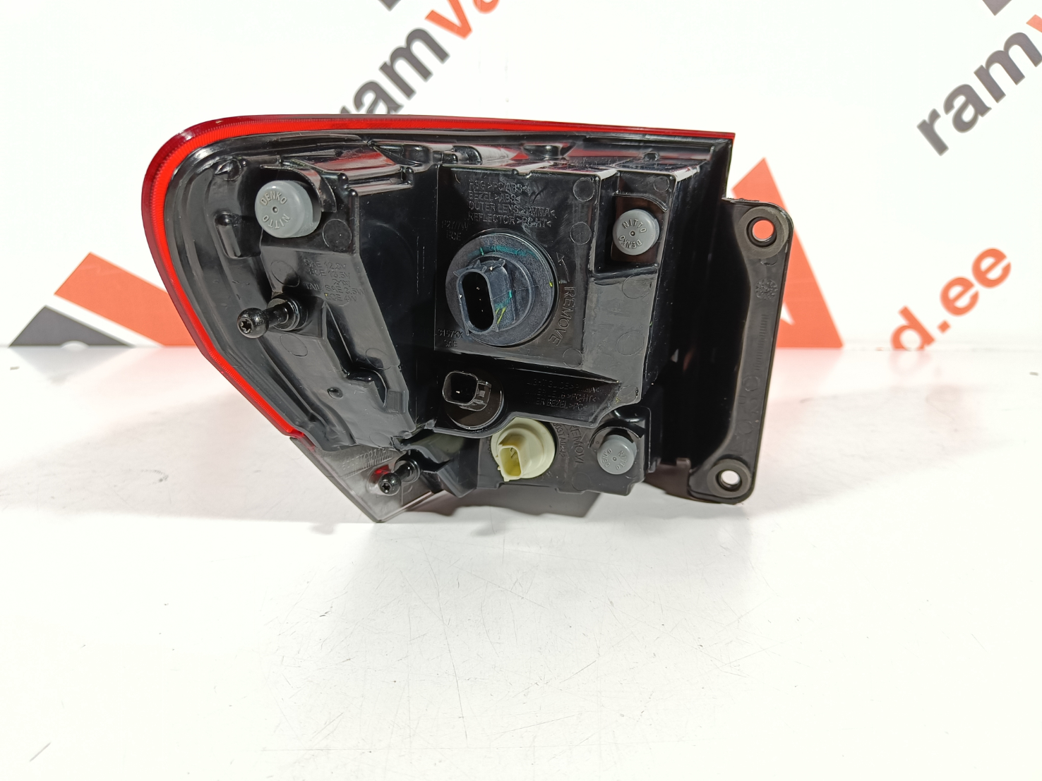 Jeep Grand Cherokee WK2 tagatuli / rear light - pilt 2