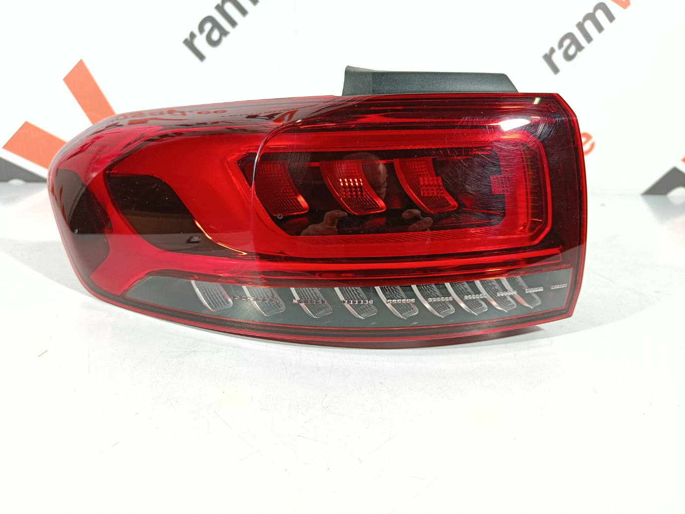 Mercedes EQB X243 tagatuli / rear light