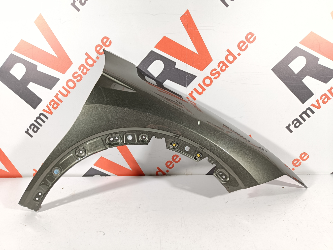 Citroen C5 X esitiib / front fender