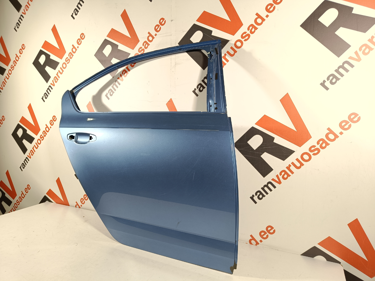 Skoda Octavia III taga uks / rear doors - pilt 3