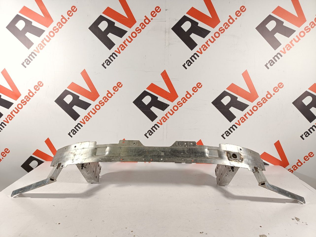 BMW X7 G07 esitala / front support