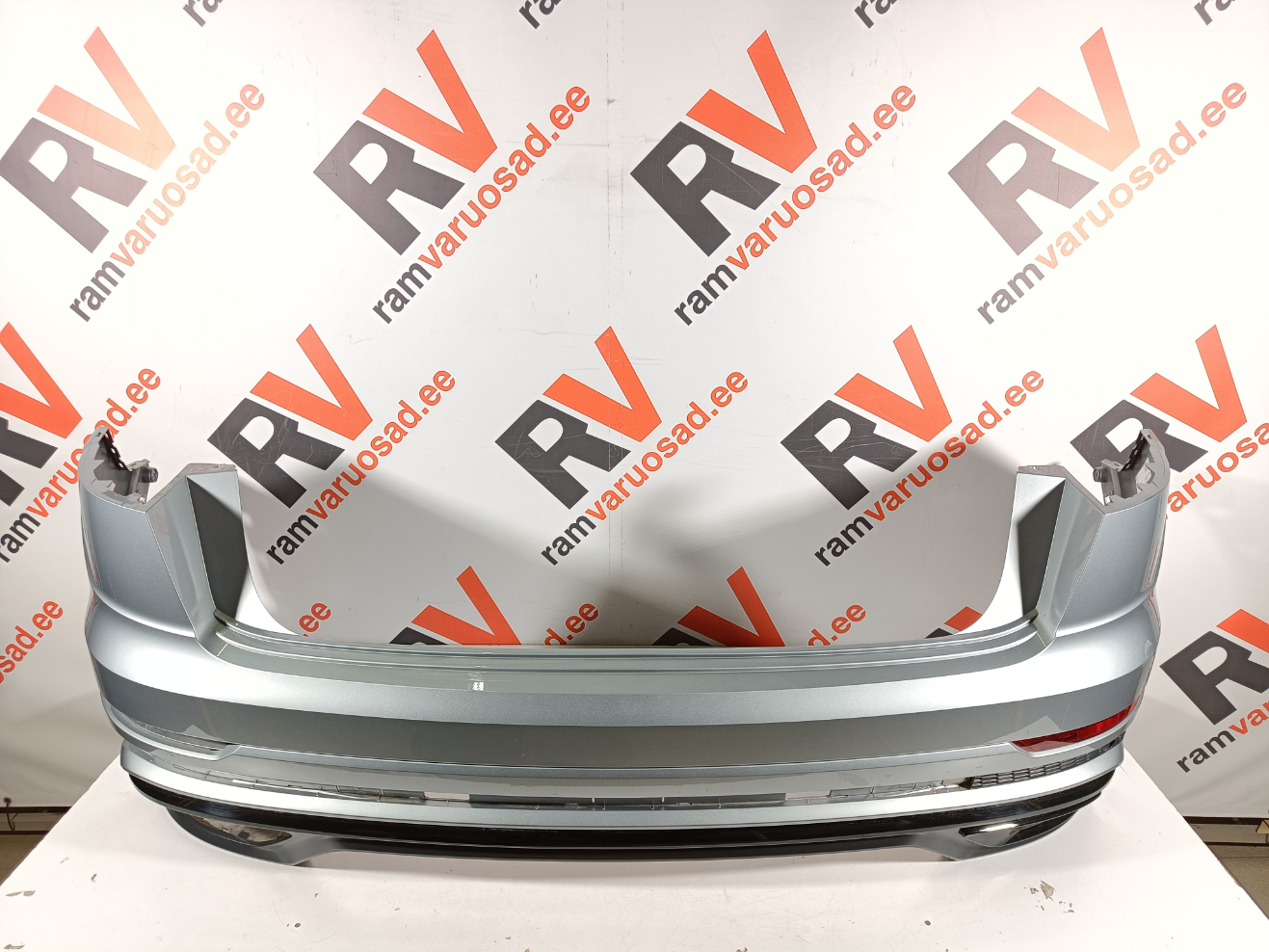 Audi Q8 tagastange / rear bumper