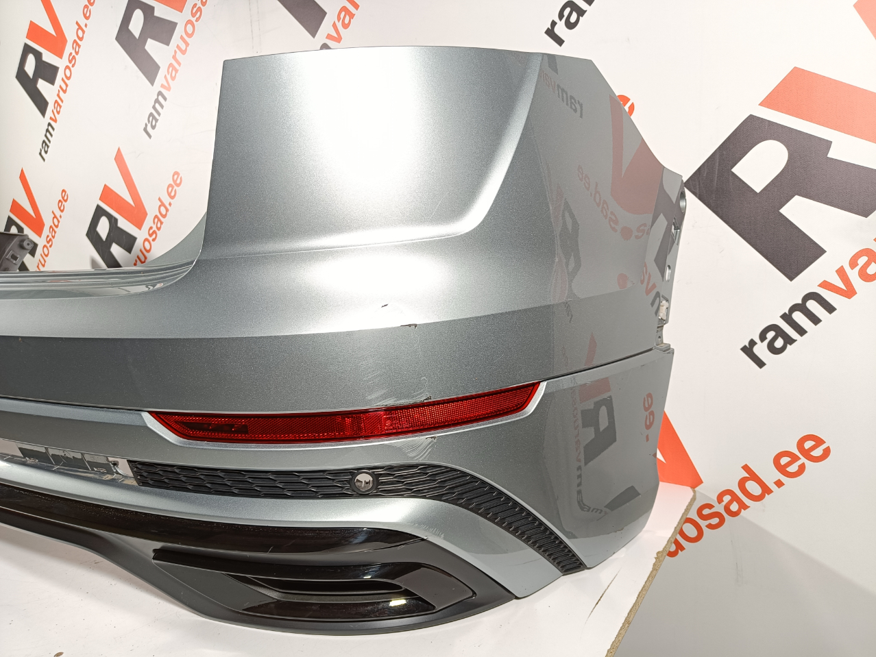 Audi Q8 tagastange / rear bumper - pilt 3