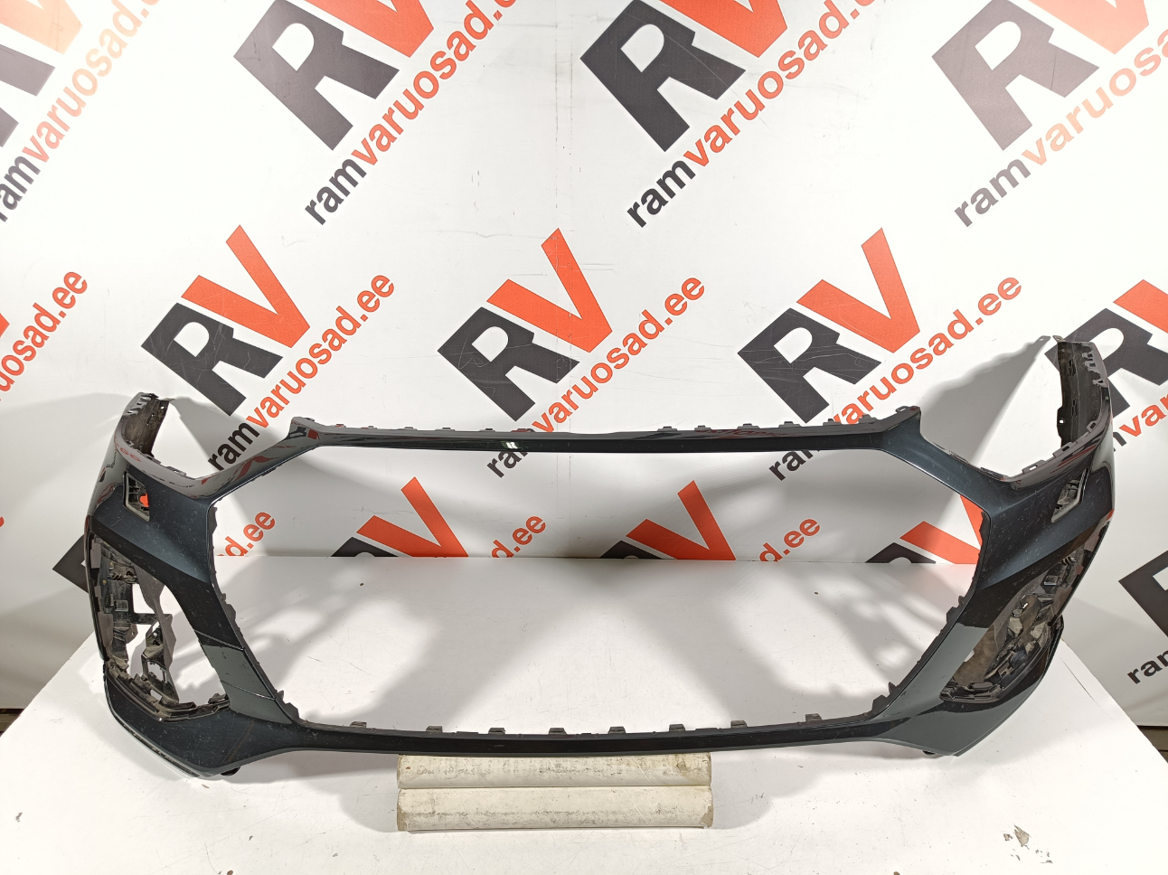 Audi Q5 esistange / front bumper