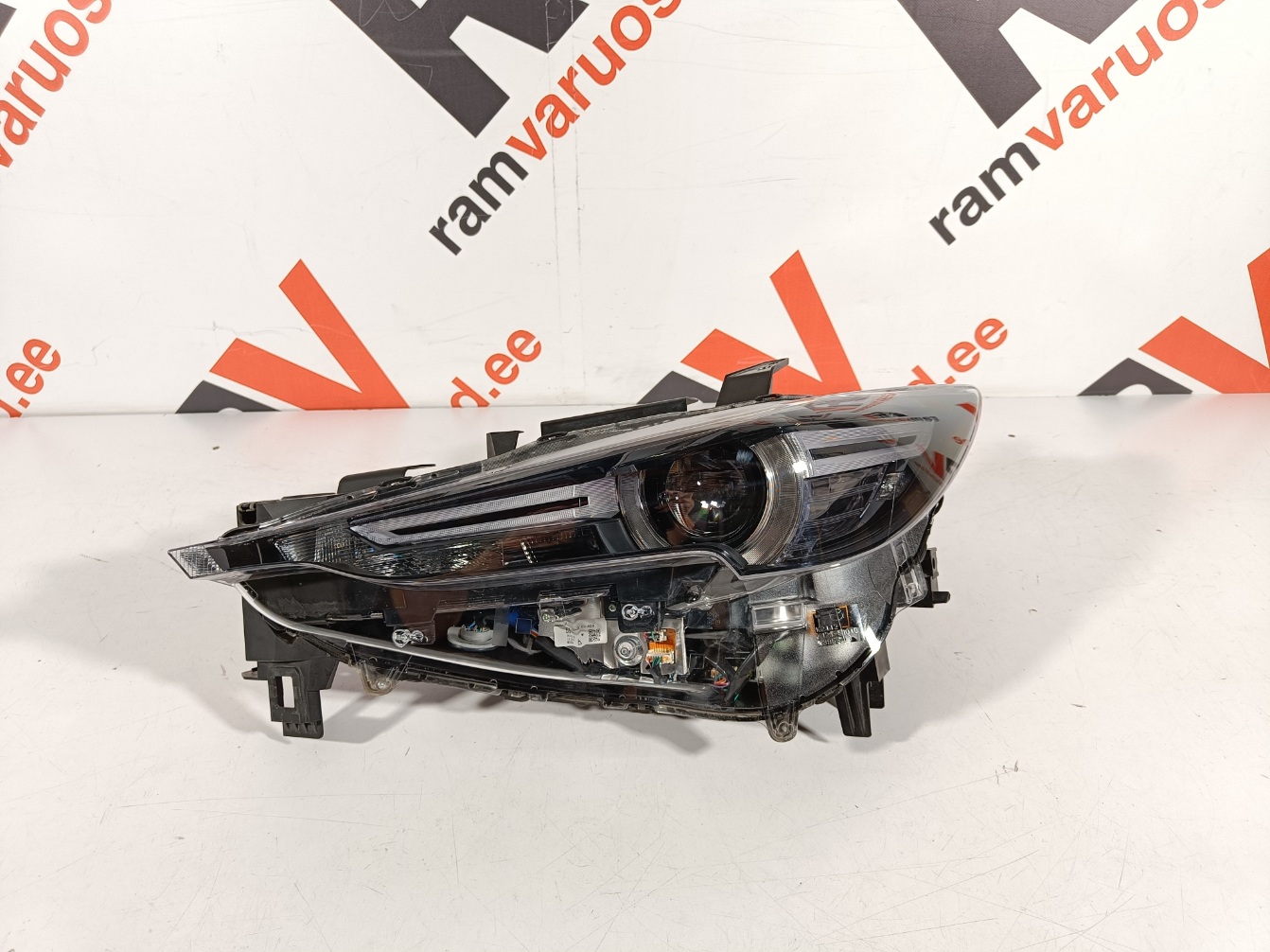Mazda CX5 Esituli / headlight
