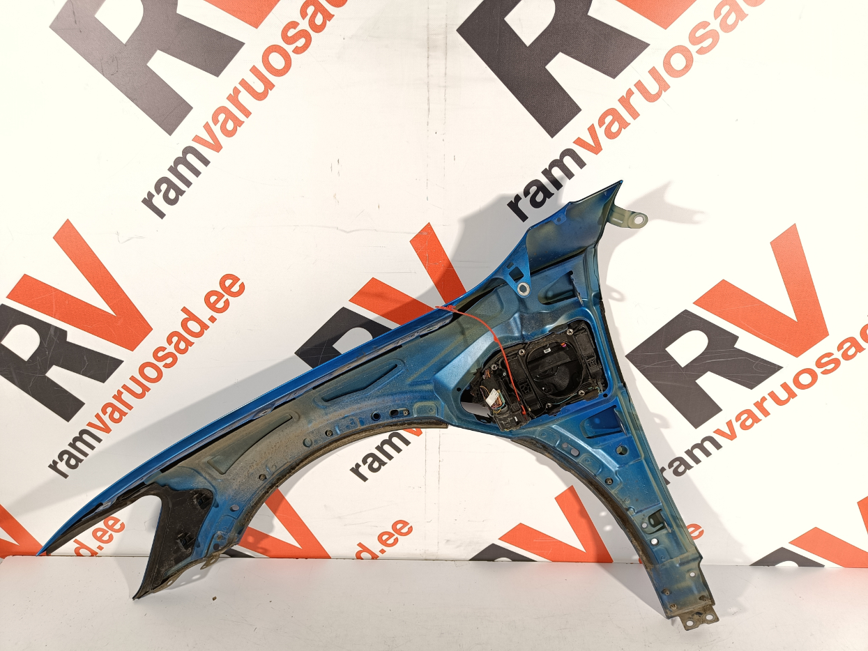 Audi E-Tron esitiib / front fender - pilt 4