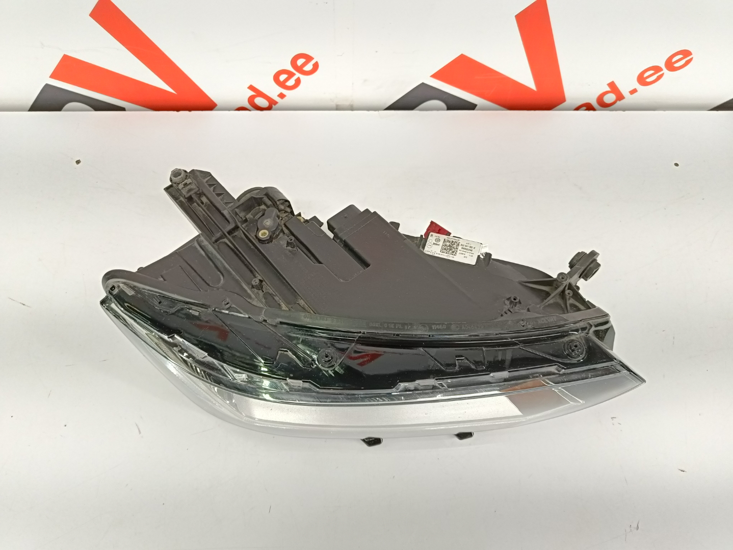 VW Passat B8 esituli / headlight - pilt 2