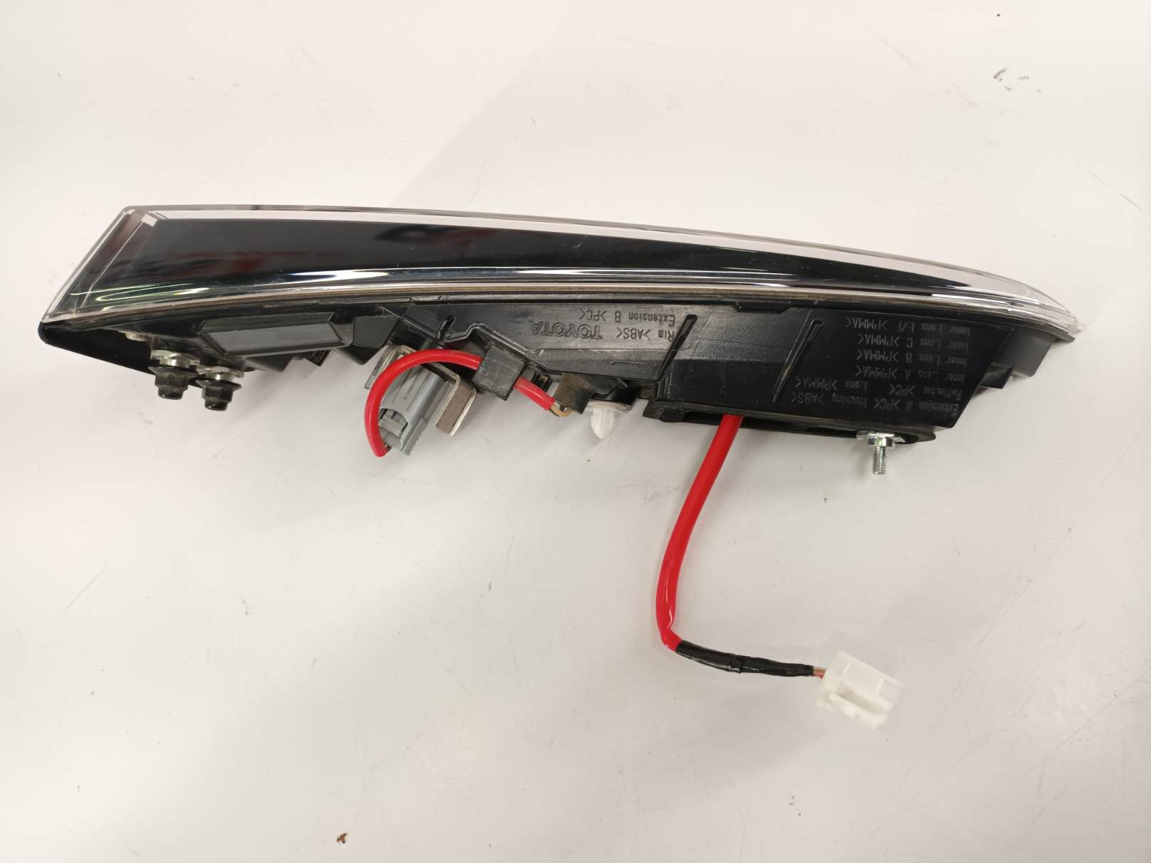 Toyota Corolla Luugituli /Tail Light - pilt 3