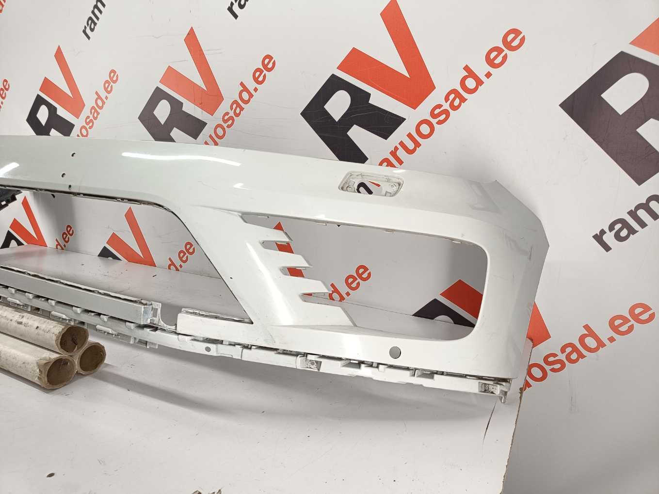 VW Touareg esistange / front bumper - pilt 3