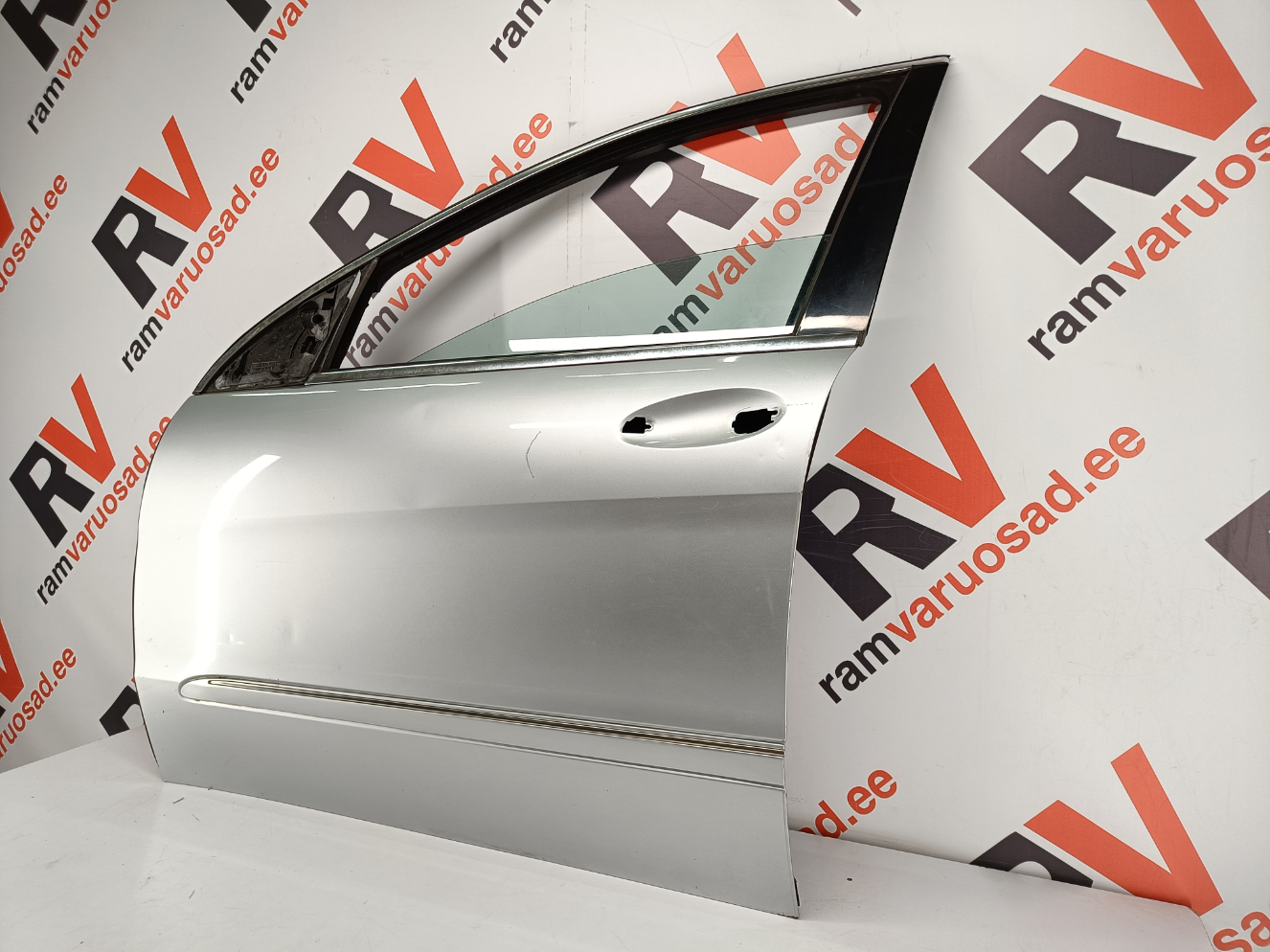 Mercedes R-Class W251 esiuks / front doors - pilt 3