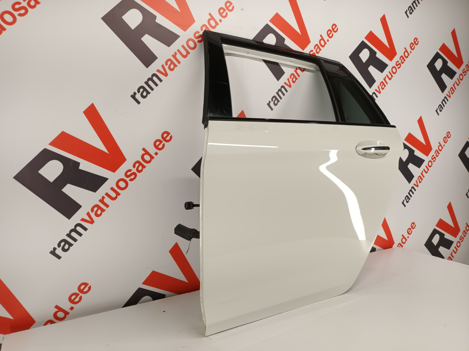 BMW 5 G31 tagauks / rear door - pilt 2