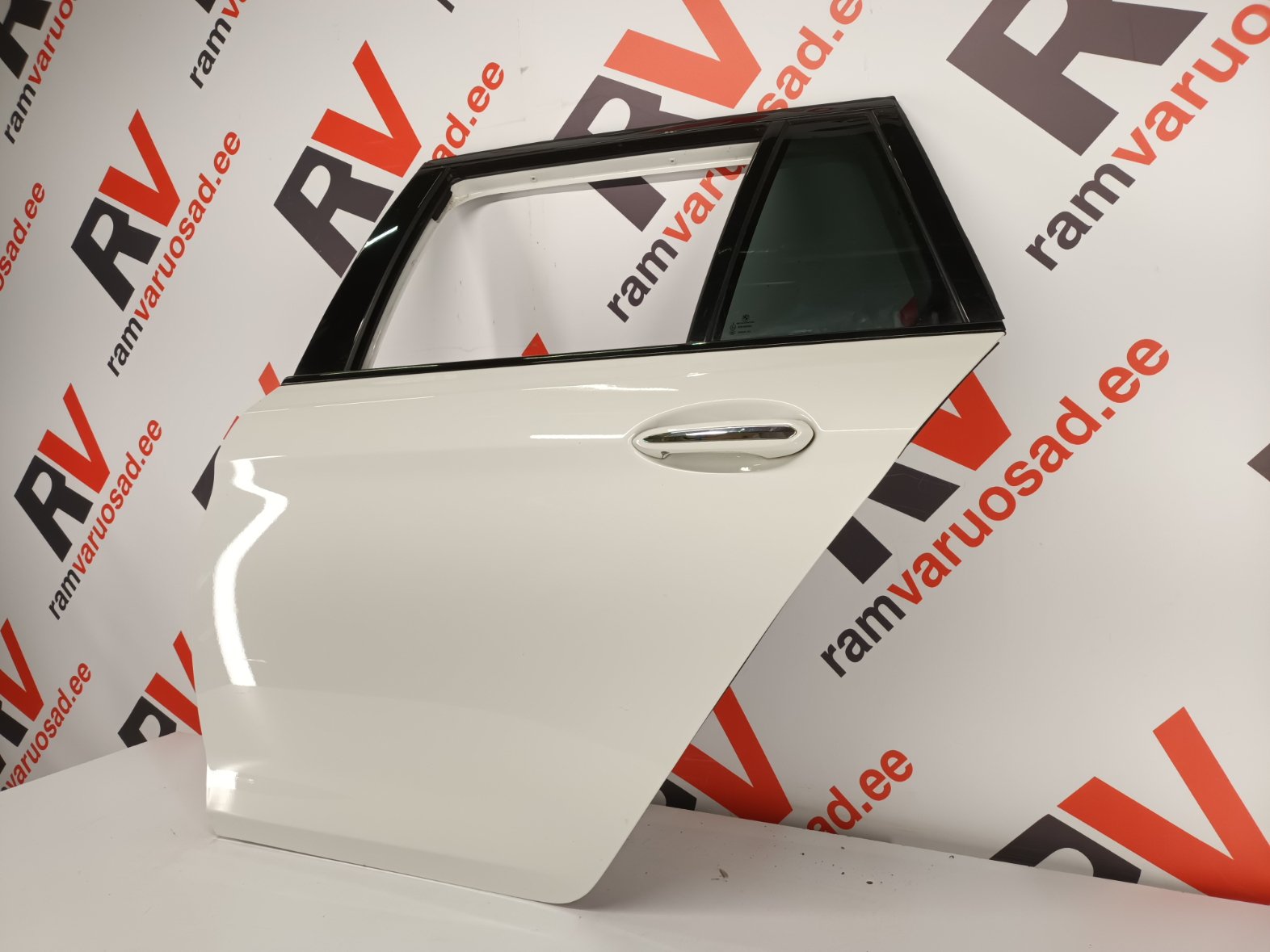 BMW 5 G31 tagauks / rear door - pilt 3