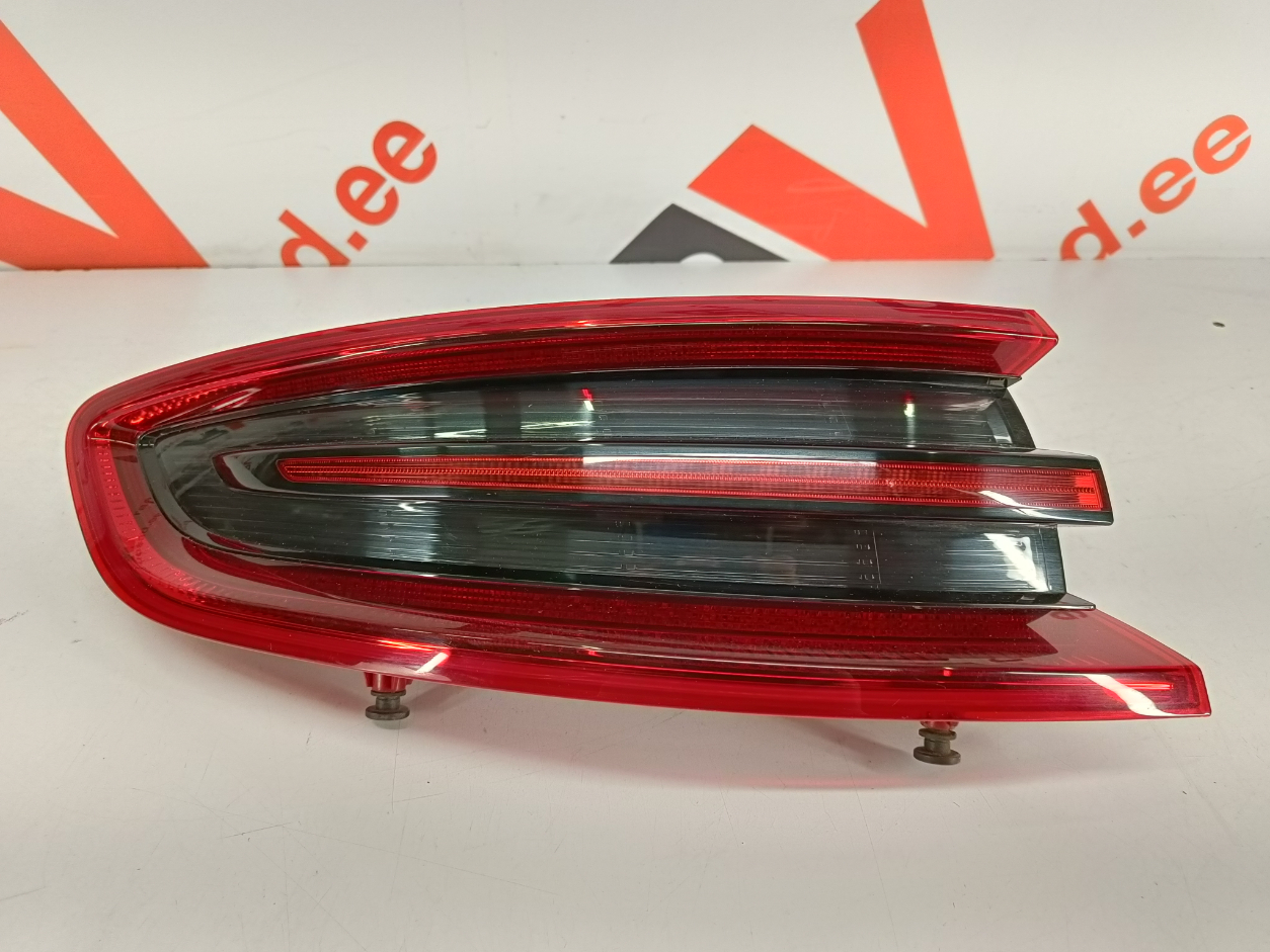 Porsche Macan tagatuli / rear light