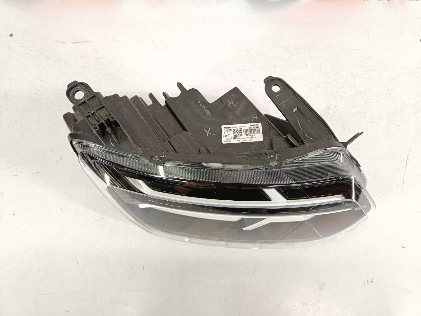 Dacia Duster esituli / headlight - pilt 2