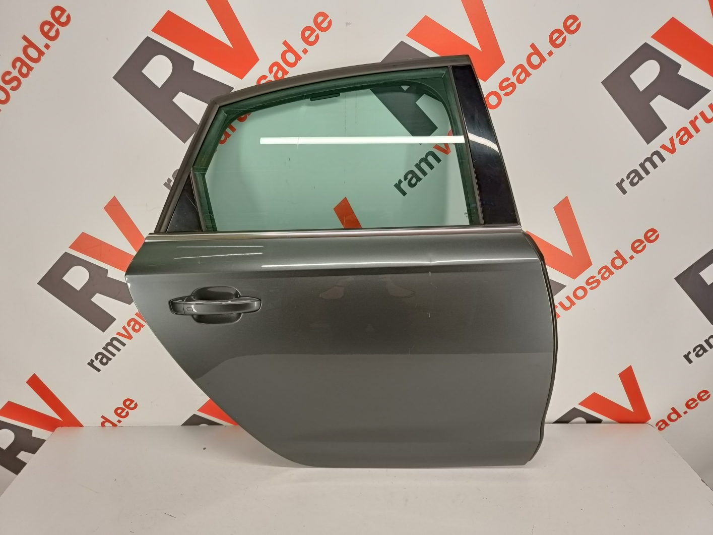 Audi A6 C7 Sedan tagauks / rear doors