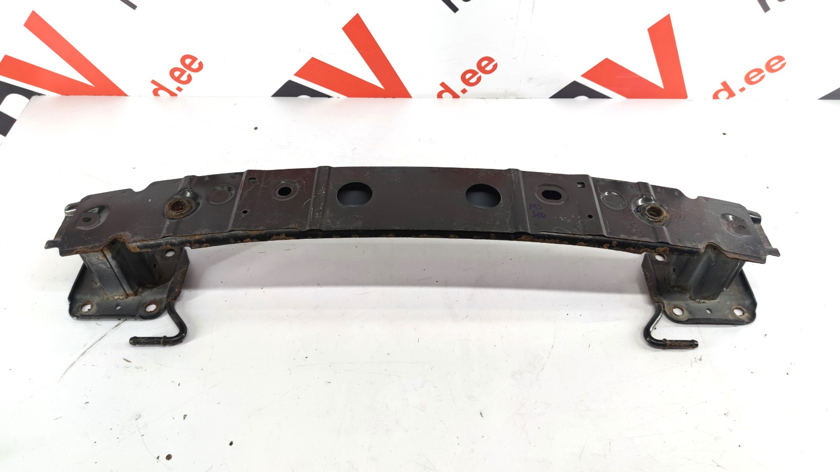 Mazda 3 sedaan tagatala / rear support