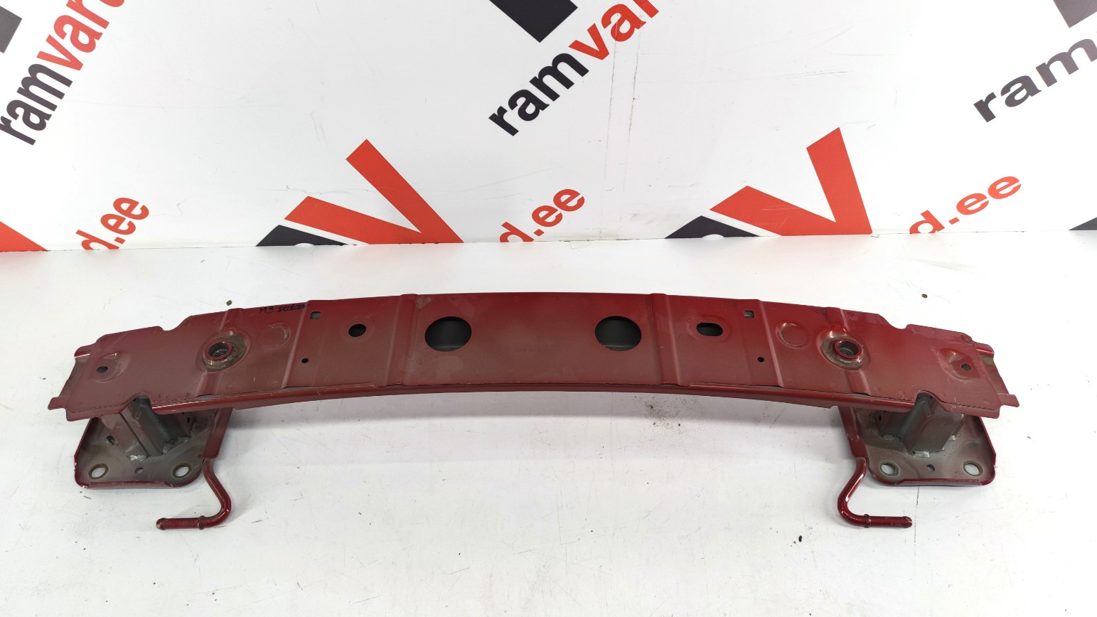 Mazda 3 sedaan tagatala / rear support