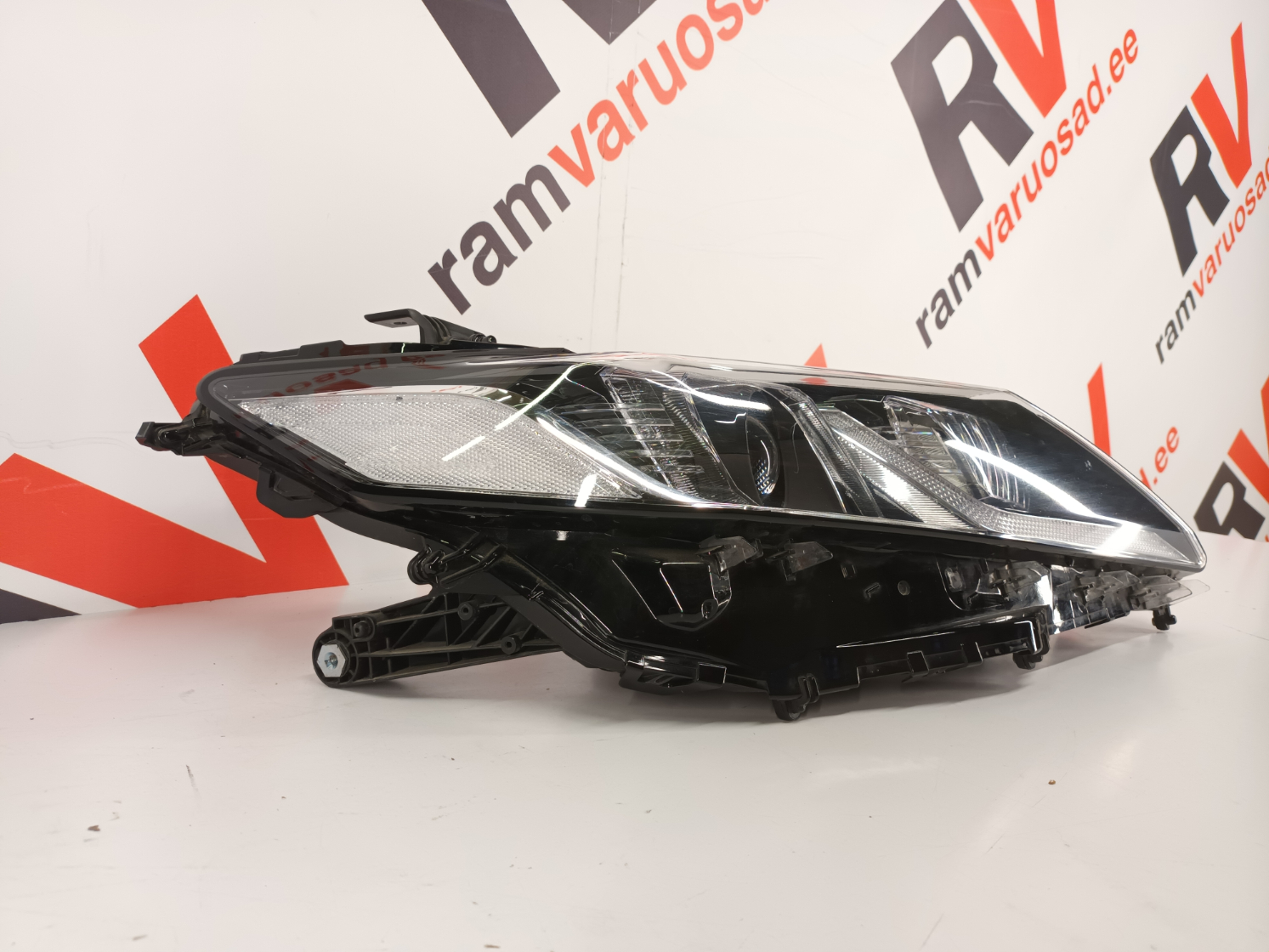 Toyota Camry esituli / headlight - pilt 2